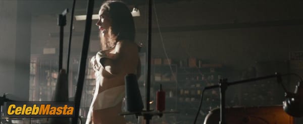 Jennifer Connelly Photo Gallery from American Pastoral photo 4