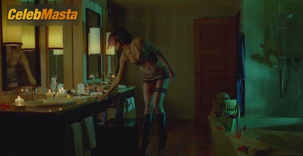 Kali Hawk Photo Set from Couples Retreat photo 6