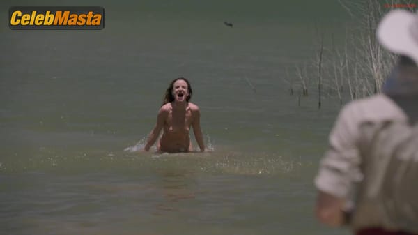 Juliette Lewis Photo Set from Camping photo 6
