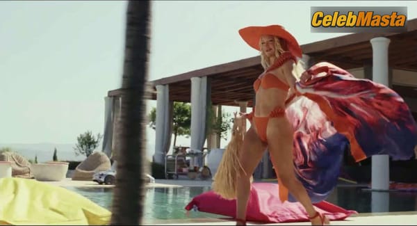 Kate Hudson Photo Set from Glass Onion A Knives Out Mystery photo 1