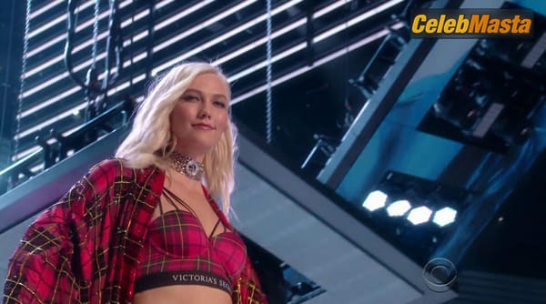 Karlie Kloss Scene Photos Gallery from The Victoria’s Secret Fashion Show 2017 photo 1