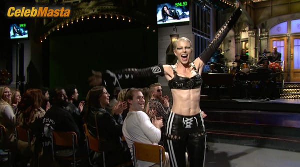 Photo Gallery: Julia Fox in Saturday Night Live photo 1