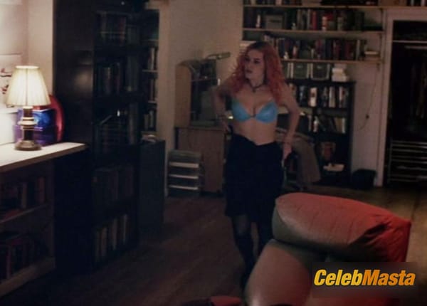 Kate Winslet Scene Photos Gallery from Eternal Sunshine Of The Spotless Mind photo 12