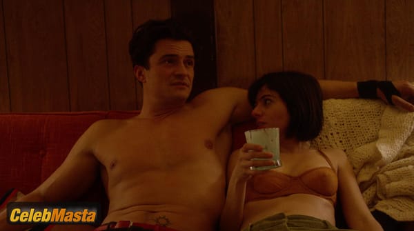 Kate Micucci Photo Gallery from Easy photo 15