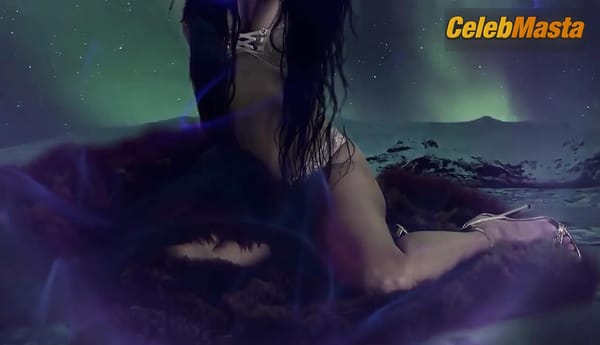 Kim Kardashian 2013_11 photo 11