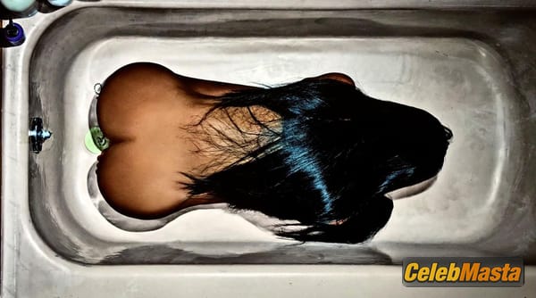 Kim Kardashian Photo Gallery from Keeping Up With The Kardashians photo 28