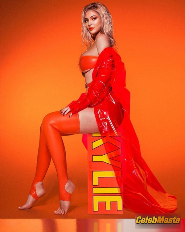 Kylie Jenner Photos: Looking Strong On Forbes Magazine After Becoming A Billionaire photo 5