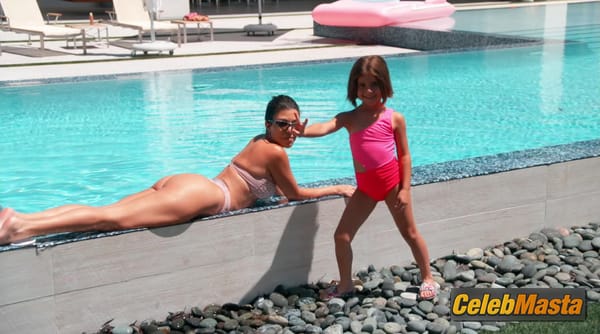Kourtney Kardashian Photo Collection from Keeping Up With The Kardashians photo 18