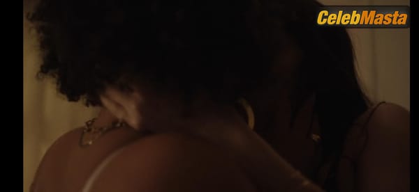 Kiersey Clemons Photo Set from Am I Ok? photo 12