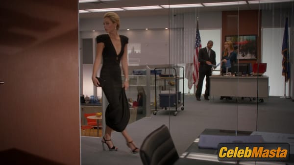 Photo Gallery: Laura Vandervoort in White Collar photo 9