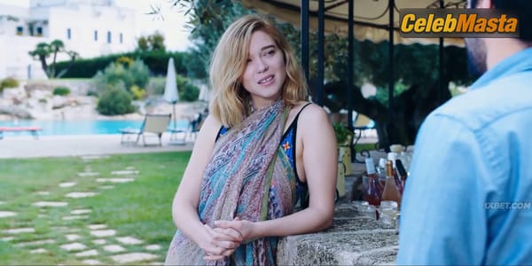 Photo Gallery: Lea Seydoux in France photo 6