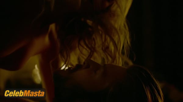 Laura Vandervoort Photo Collection from Bitten photo 7