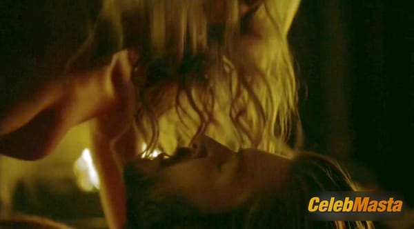 Laura Vandervoort Photo Collection from Bitten photo 27