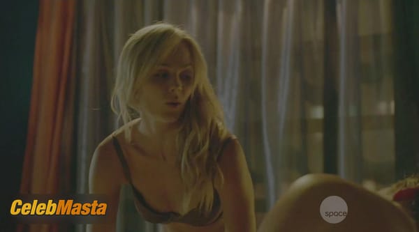 Laura Vandervoort Photo Collection from Bitten photo 35