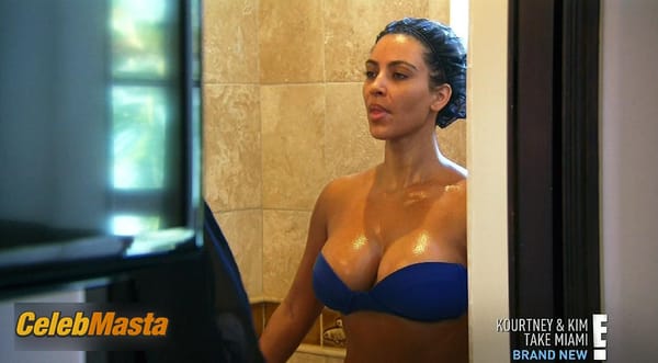 Kim Kardashian 2013_12 photo 2