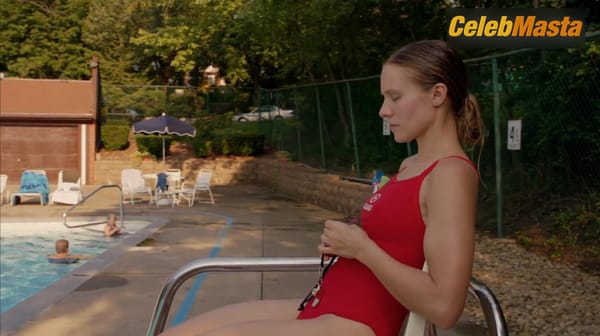 Kristen Bell Photo Gallery from The Lifeguard photo 20