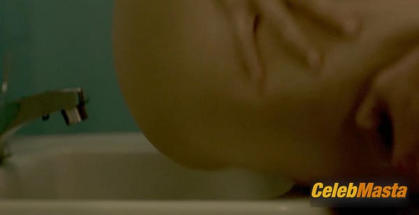 Kristen Bell Photo Gallery from The Lifeguard photo 30