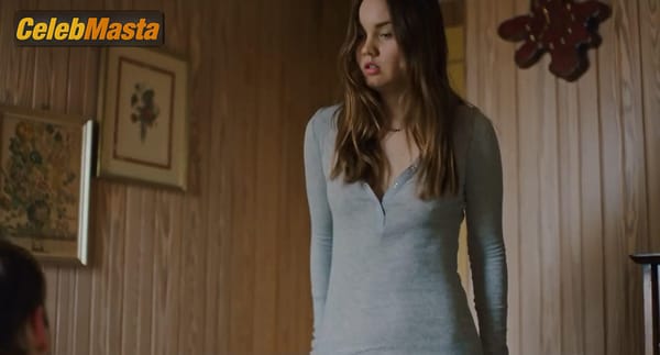 Liana Liberato Photo Set from The Beach House photo 14