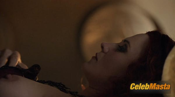 Lucy Lawless Photo Gallery from Spartacus photo 40