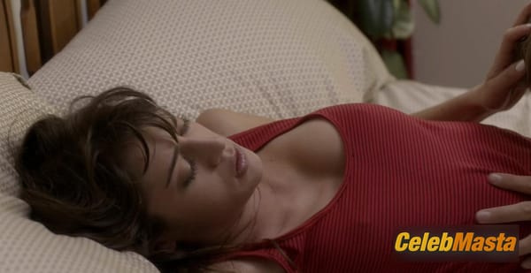 Lizzy Caplan Photo Collection from Save The Date photo 2
