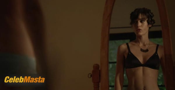 Lizzy Caplan Photo Collection from Save The Date photo 8