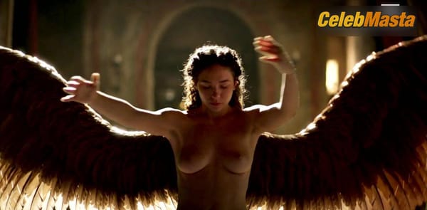 Matilda De Angelis Photo Set from Leonardo photo 21