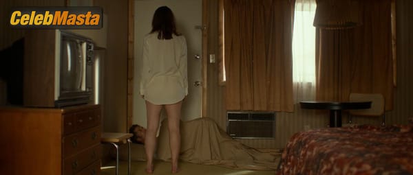 Mary Elizabeth Winstead Photo Set from Faults photo 7