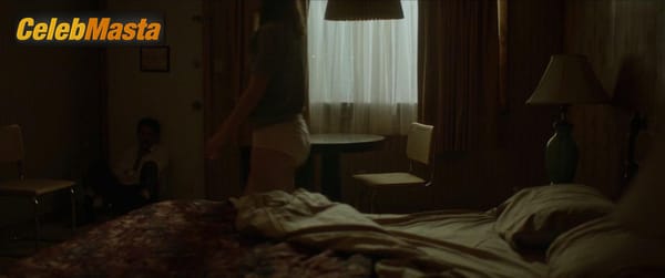 Mary Elizabeth Winstead Photo Set from Faults photo 23