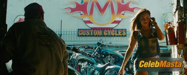 Megan Fox Photo Gallery from Transformers Revenge Of The Fallen photo 7