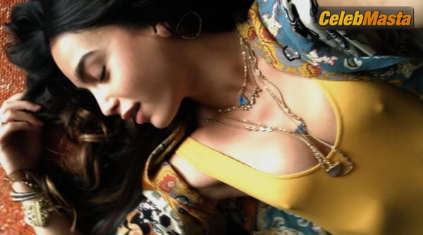 Melissa Barrera Photo Set from Vida photo 115
