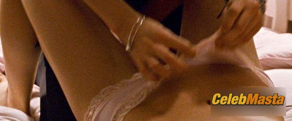 Mila Kunis Photo Gallery from Black Swan photo 7