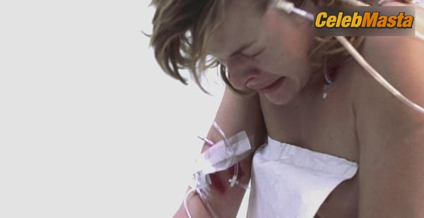 Milla Jovovich Photos from Resident Evil photo 8