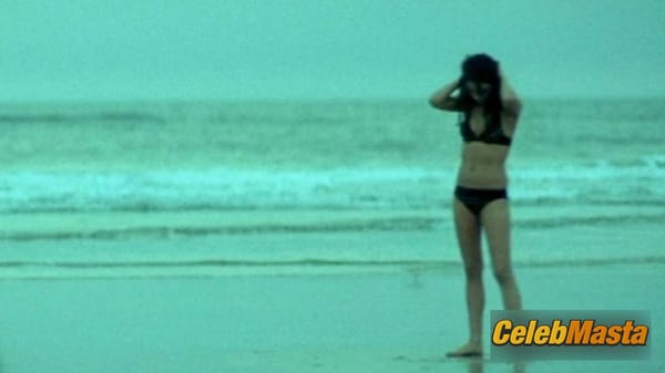 Mila Kunis Photos from Moving Mcallister photo 5