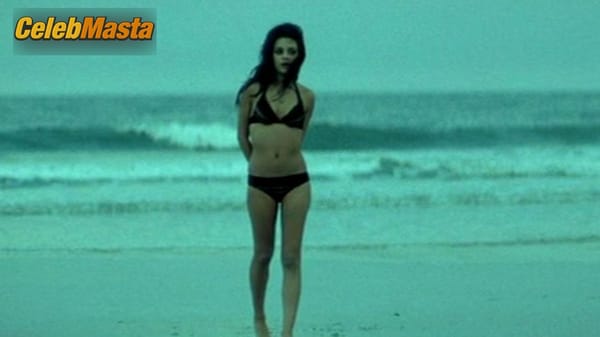 Mila Kunis Photos from Moving Mcallister photo 6