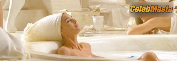 Monica Bellucci Photo Gallery from Asterix & Obelix Mission Cleopatre photo 5