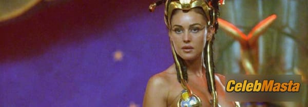 Monica Bellucci Photo Gallery from Asterix & Obelix Mission Cleopatre photo 9