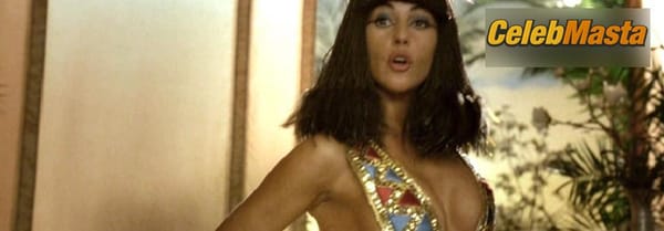 Monica Bellucci Photo Gallery from Asterix & Obelix Mission Cleopatre photo 11