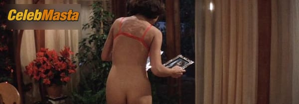 Monica Bellucci Photo Gallery from L’ Ultimo Capodanno photo 19
