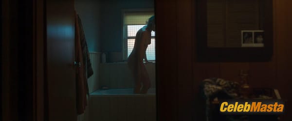 Naomi Watts Photo Collection from Infinite Storm photo 9
