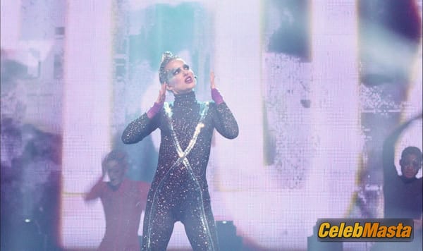 Natalie Portman Scene Photos Gallery from Vox Lux photo 10