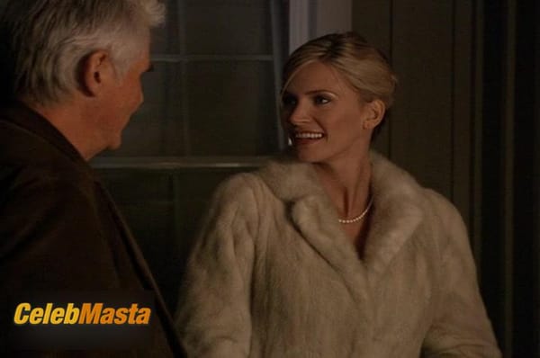 Natasha Henstridge Scene Photos Gallery from Widow On The Hill photo 27