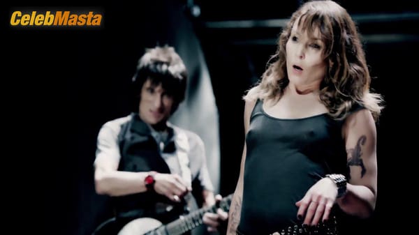 Noomi Rapace Photo Gallery from Doom And Gloom photo 5