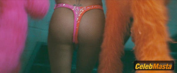 Pamela Anderson Photo Collection from The Last Showgirl photo 6