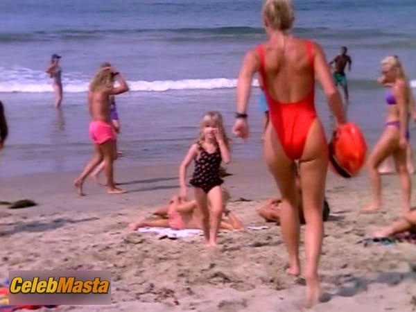 Pamela Anderson Photo Gallery from Baywatch photo 11