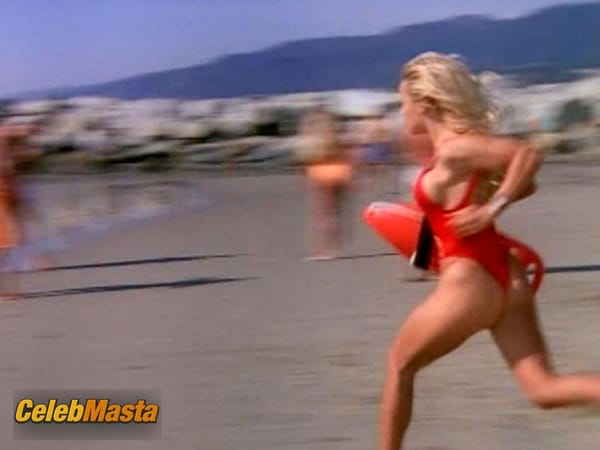 Pamela Anderson Photo Gallery from Baywatch photo 30