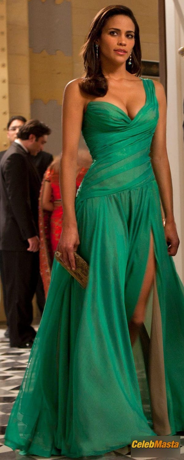 Paula Patton Scene Photos Gallery from Mission Impossible – Ghost Protocol photo 23