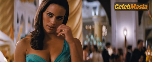 Paula Patton Scene Photos Gallery from Mission Impossible – Ghost Protocol photo 26