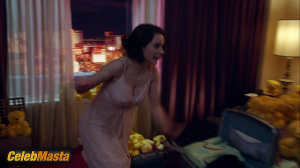Rachel Brosnahan Photo Gallery from The Marvelous Mrs. Maisel photo 7