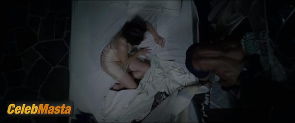 Sandra Bullock Scene Photos Gallery from Bird Box photo 4