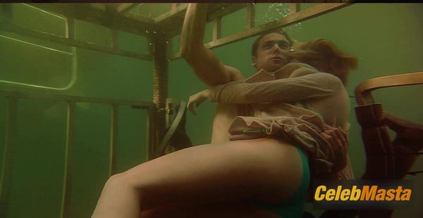 Sara Paxton Photos from Shark Night 3d photo 23